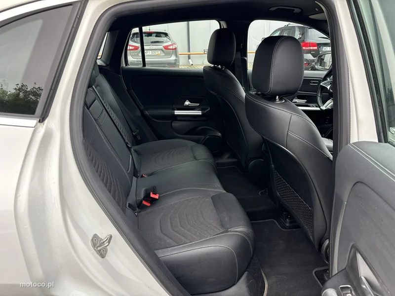 Mercedes-Benz EQA 17