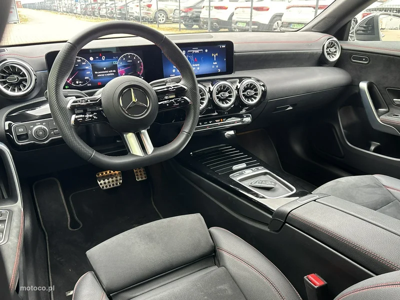 Mercedes-Benz CLA C118 200 12