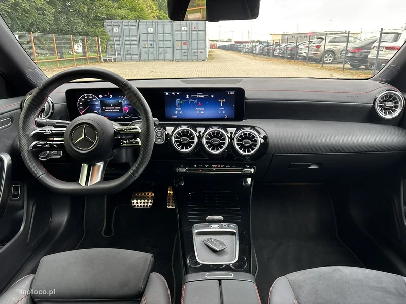 Mercedes-Benz CLA C118 200 13