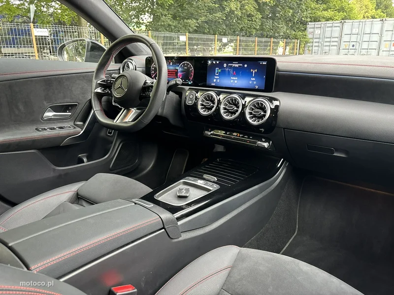 Mercedes-Benz CLA C118 200 14