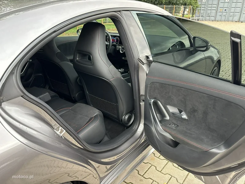Mercedes-Benz CLA C118 200 18