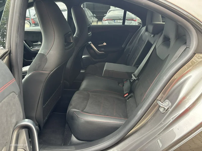 Mercedes-Benz CLA C118 200 19