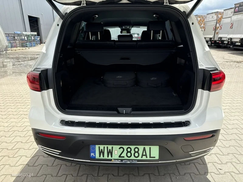 Mercedes-Benz EQB 16