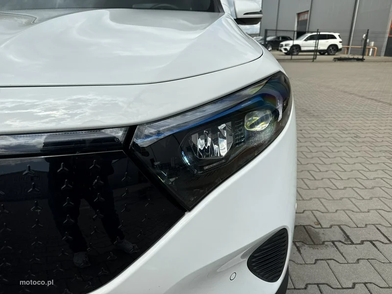 Mercedes-Benz EQB 9