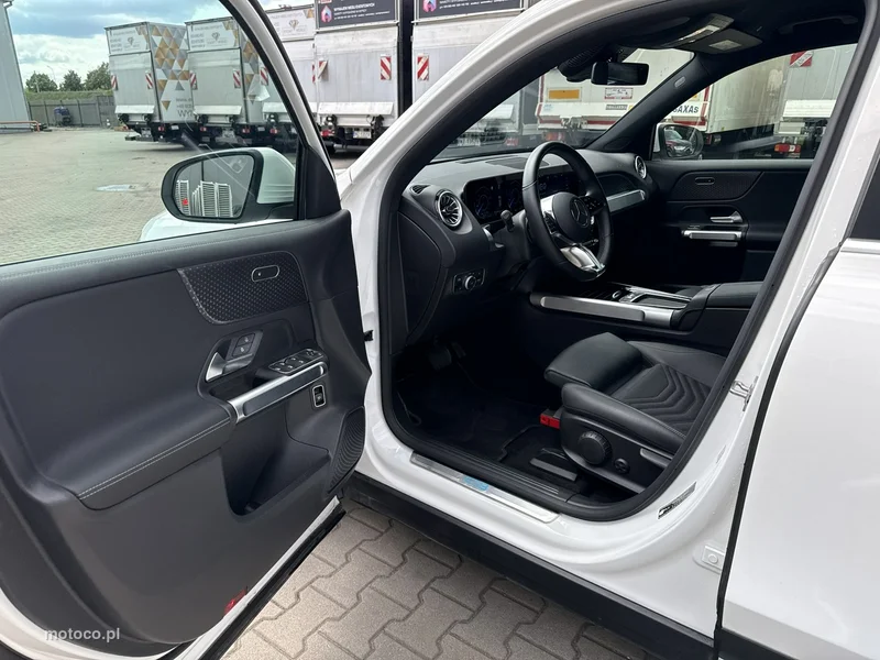 Mercedes-Benz EQB 10