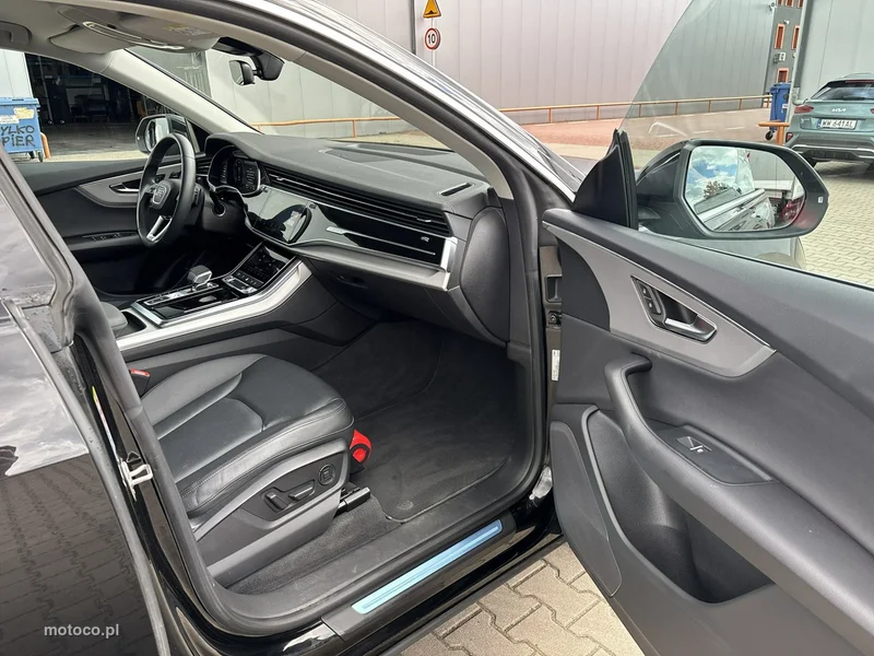 Audi Q8 4M 16