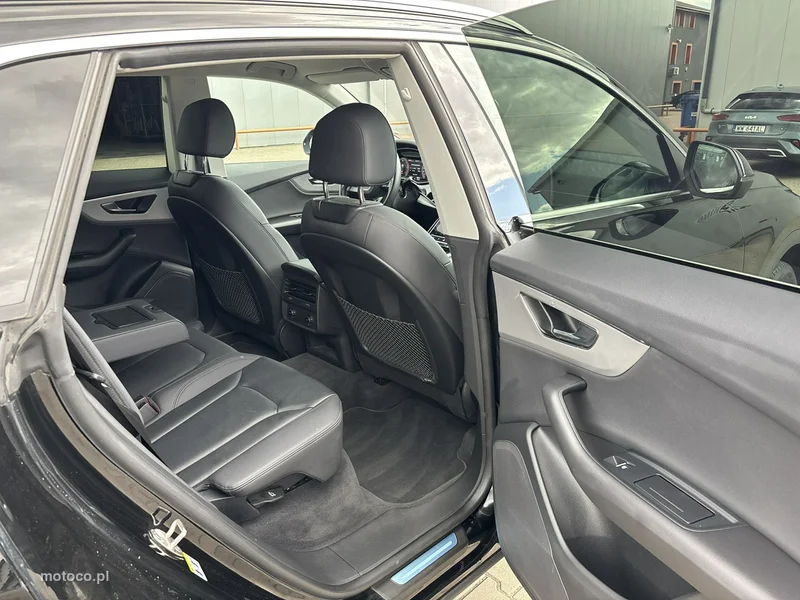 Audi Q8 4M 18