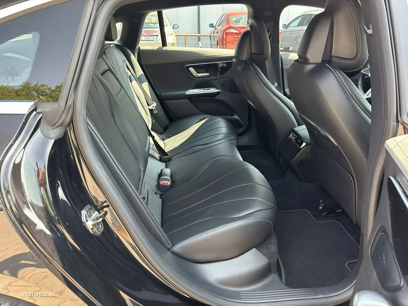 Mercedes-Benz EQE 17