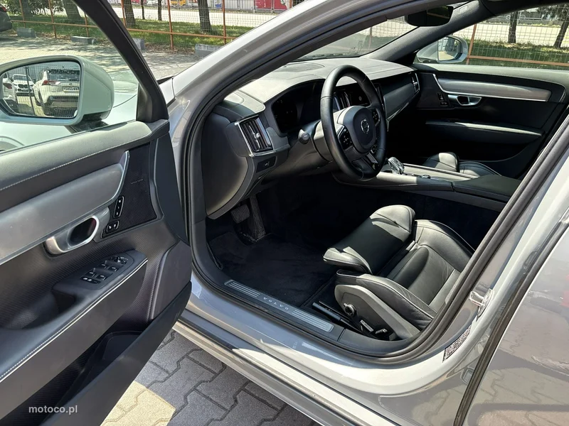 Volvo S90 11