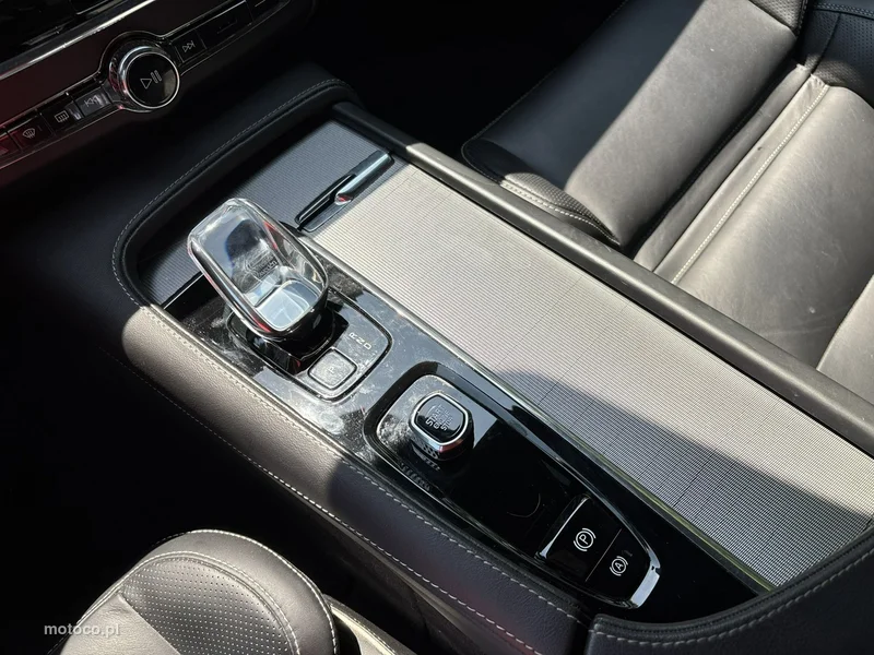Volvo S90 26