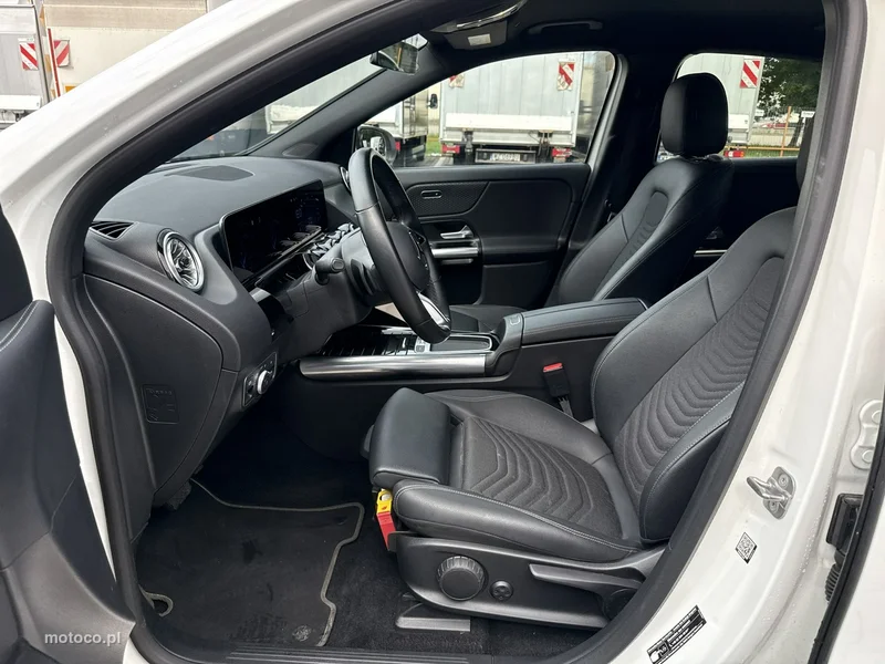 Mercedes-Benz EQA 11