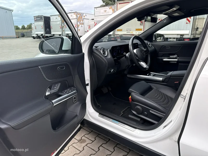 Mercedes-Benz EQA 10