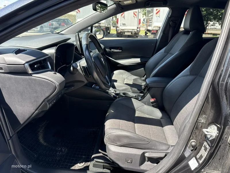 Toyota Corolla E210 11
