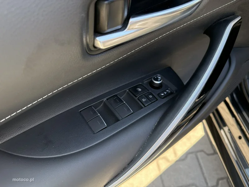 Toyota Corolla E210 12