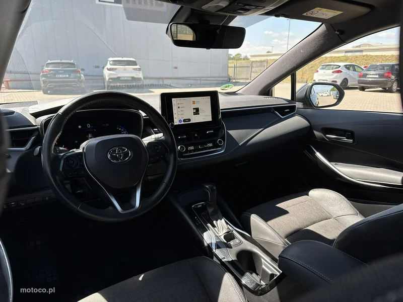 Toyota Corolla E210 13