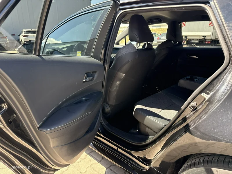 Toyota Corolla E210 14