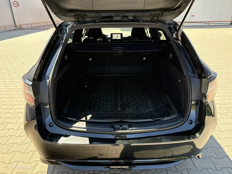 Toyota Corolla E210 16