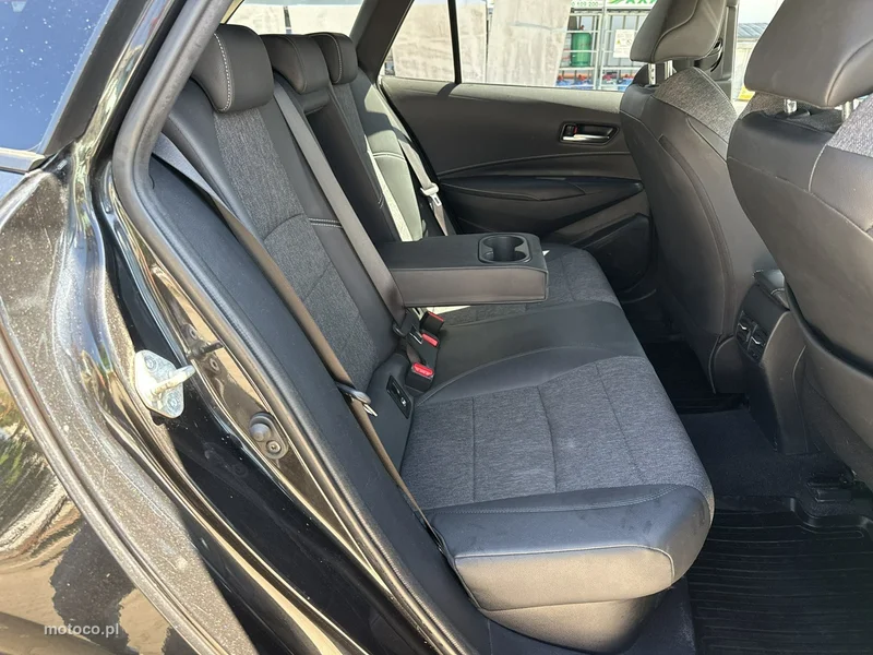 Toyota Corolla E210 18
