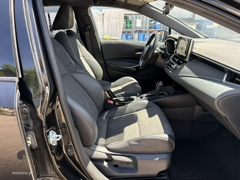 Toyota Corolla E210 20