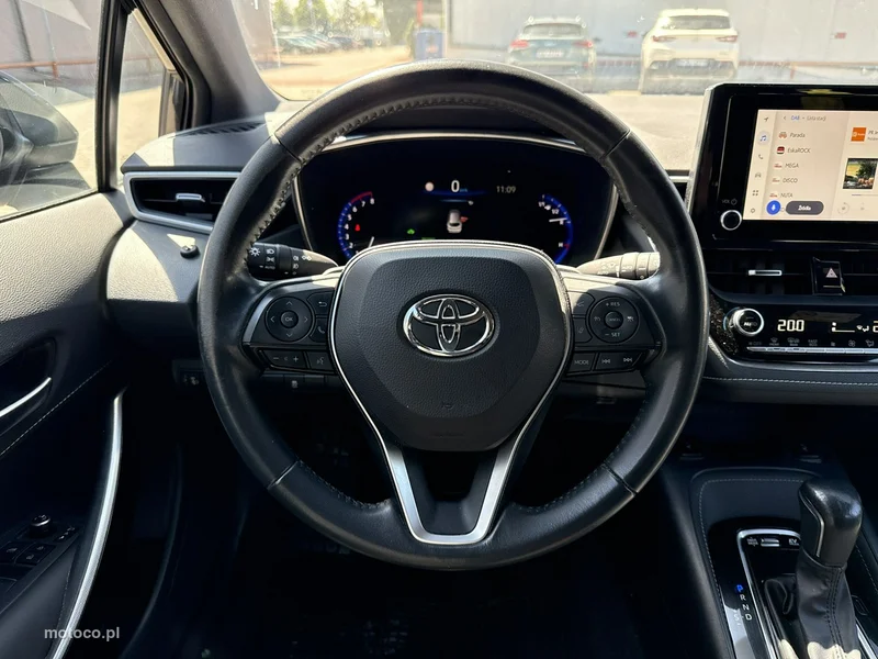 Toyota Corolla E210 25
