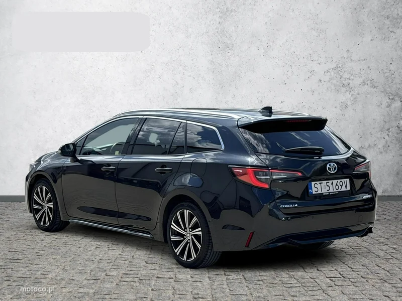 Toyota Corolla E210 5