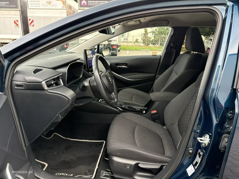 Toyota Corolla E210 11