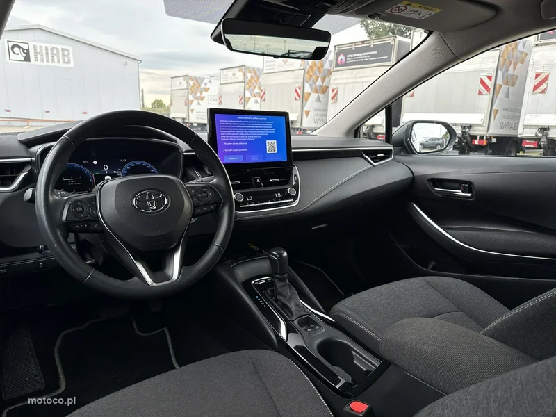 Toyota Corolla E210 13