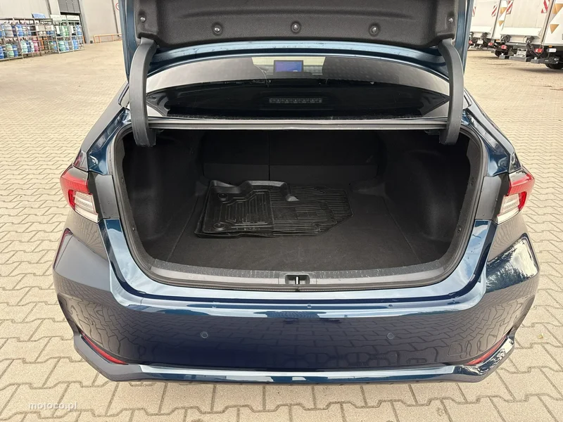 Toyota Corolla E210 16