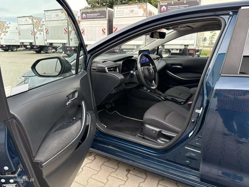 Toyota Corolla E210 10