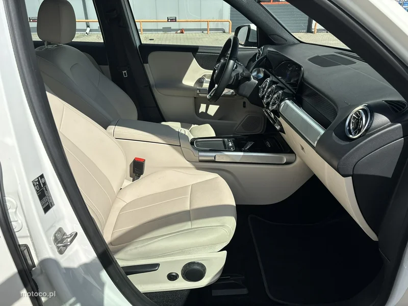 Mercedes-Benz EQB 15