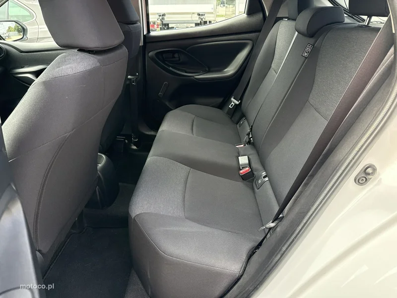 Toyota Yaris XP210 14