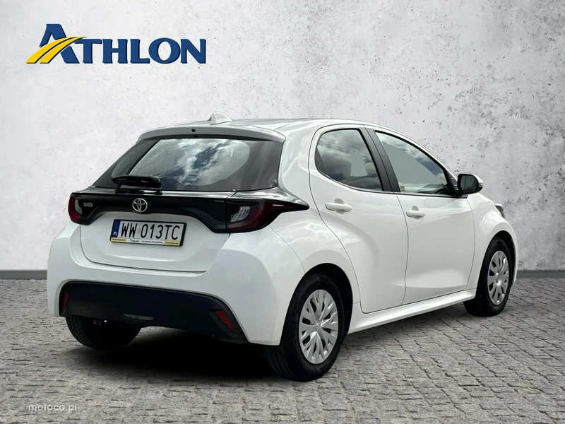 Toyota Yaris XP210 5