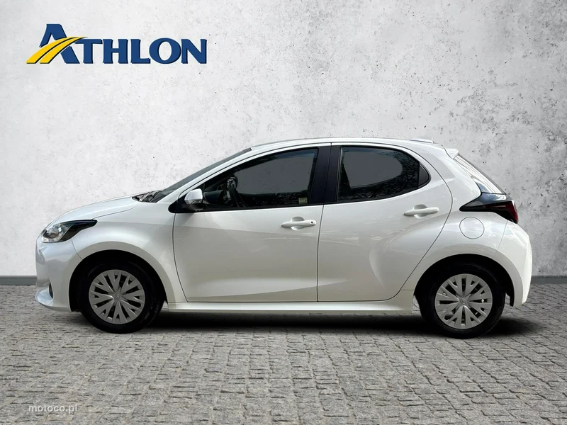 Toyota Yaris XP210 2