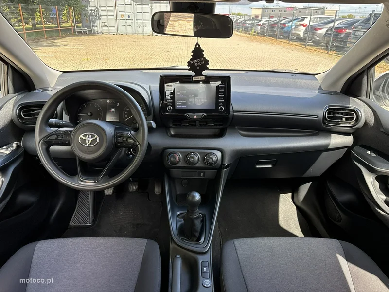 Toyota Yaris XP210 13