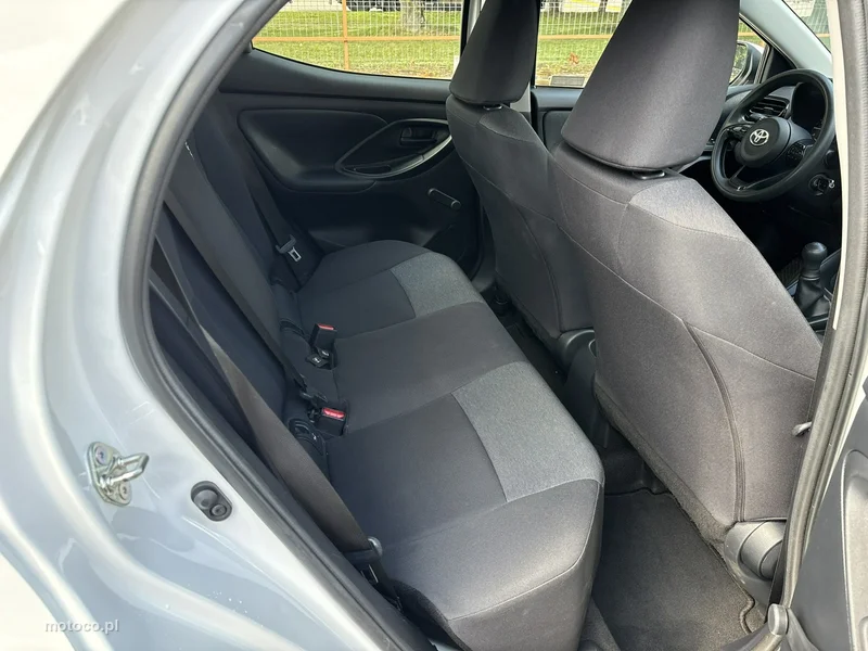 Toyota Yaris XP210 17