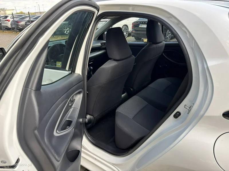 Toyota Yaris XP210 20