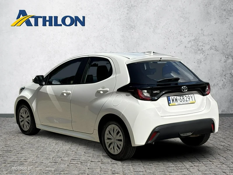 Toyota Yaris XP210 3
