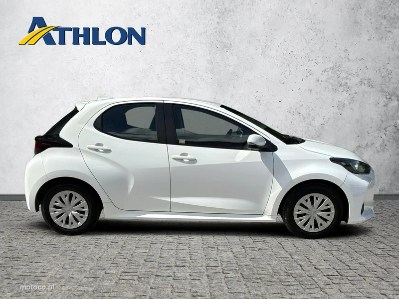 Toyota Yaris XP210 6