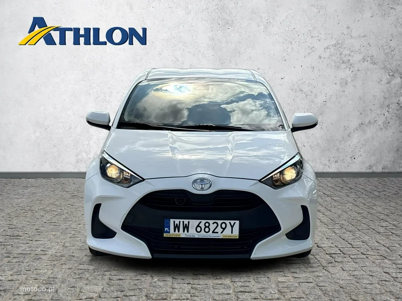 Toyota Yaris XP210 8