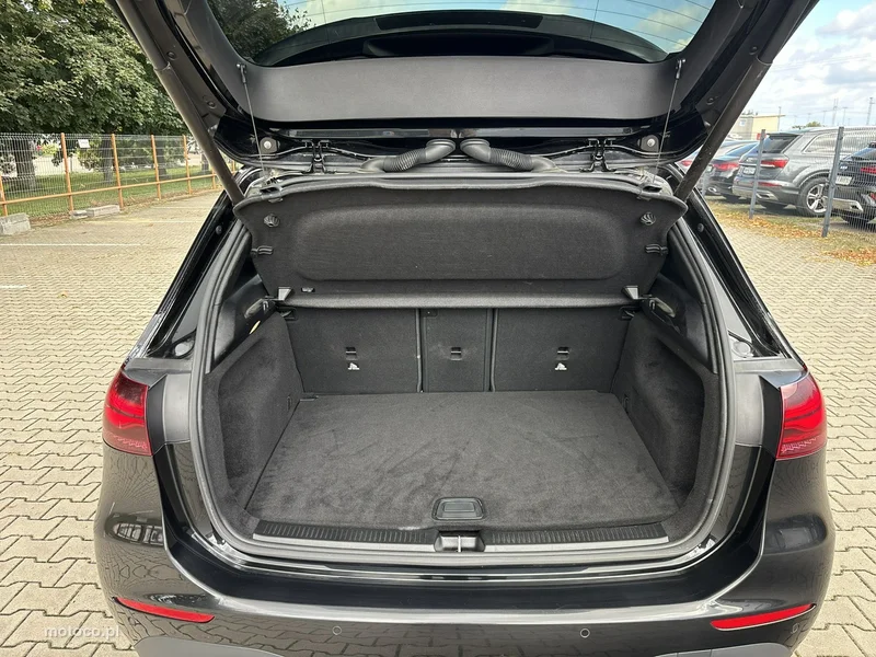 Mercedes-Benz Klasa B W247 B 220 21