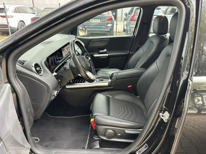 Mercedes-Benz Klasa B W247 B 220 10