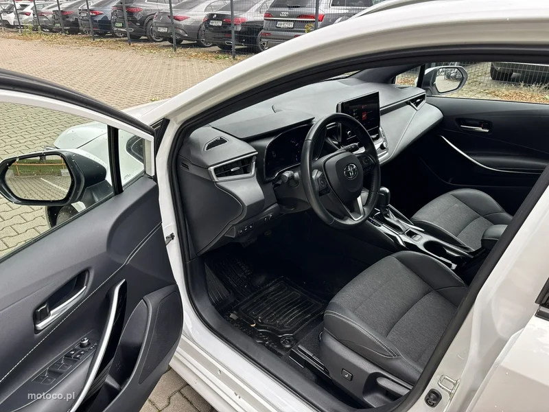 Toyota Corolla E210 11