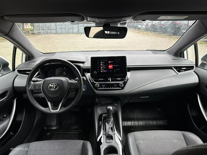 Toyota Corolla E210 13