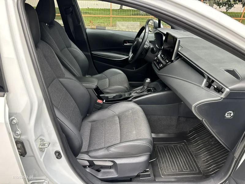 Toyota Corolla E210 15