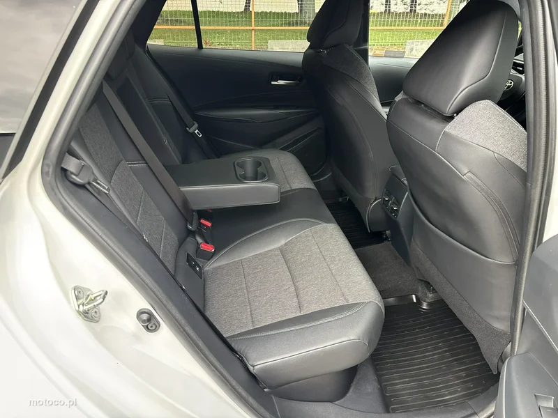 Toyota Corolla E210 17