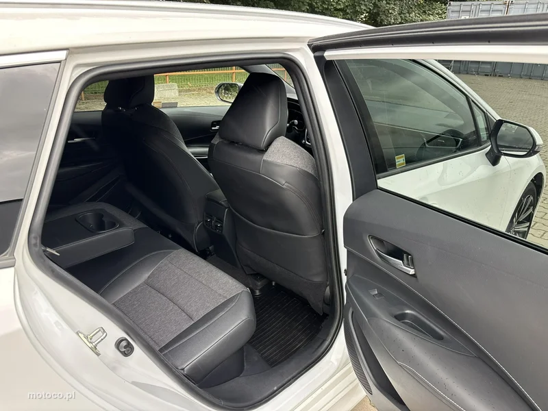 Toyota Corolla E210 18