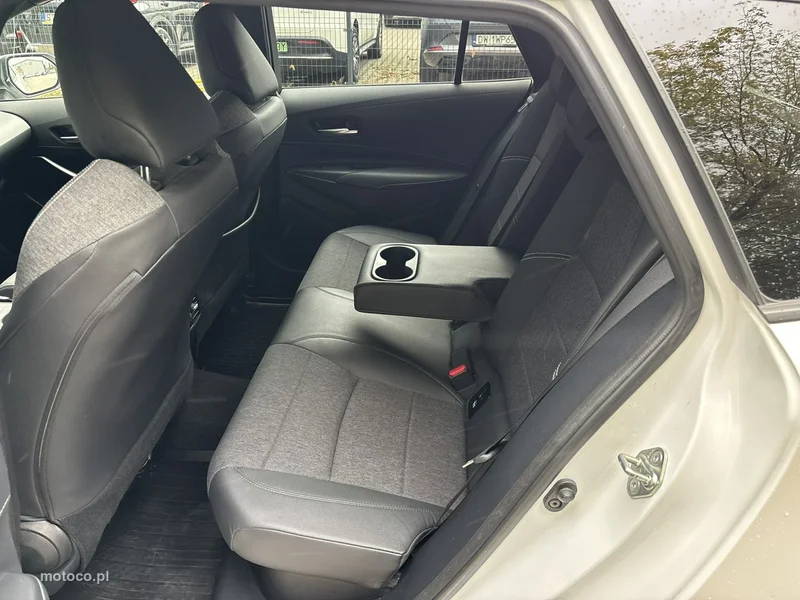 Toyota Corolla E210 19