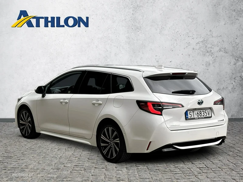 Toyota Corolla E210 3
