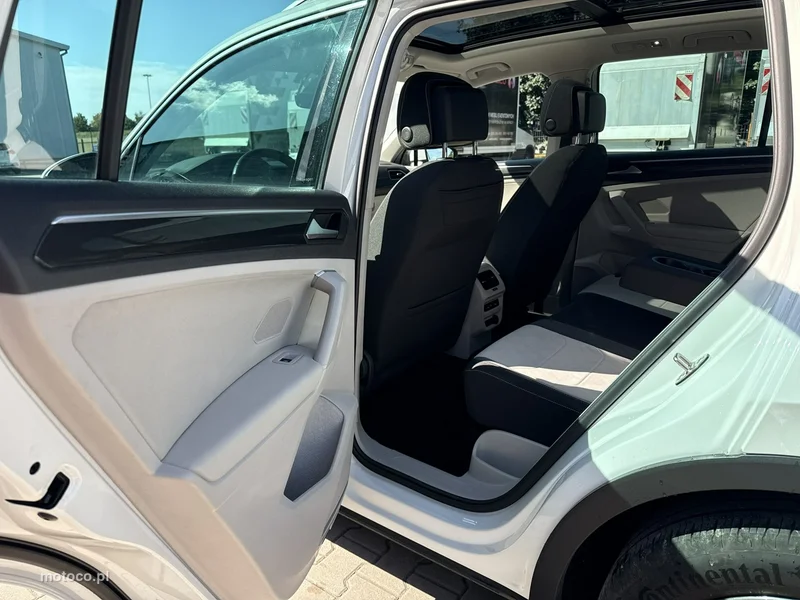 Volkswagen Tiguan AD 15