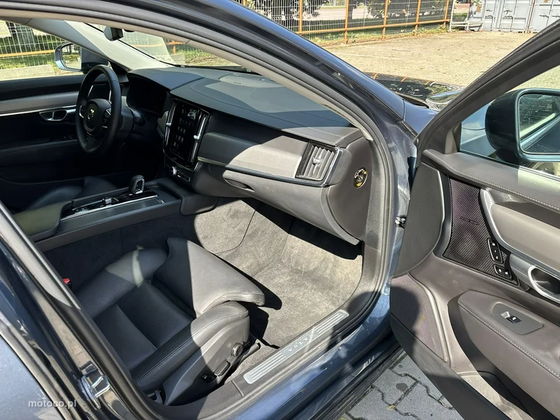 Volvo S90 16